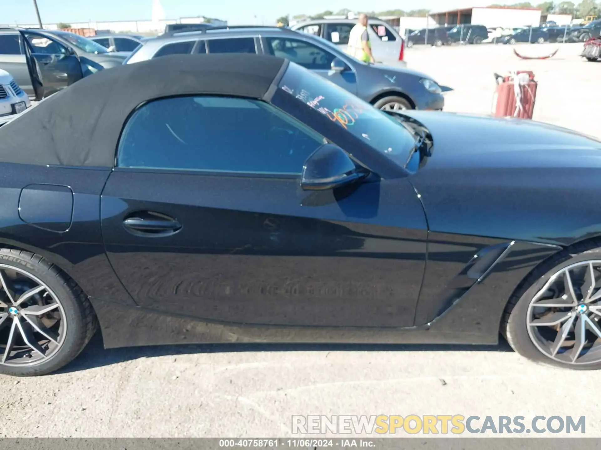 13 Photograph of a damaged car WBAHF3C05MWX29870 BMW Z4 2021