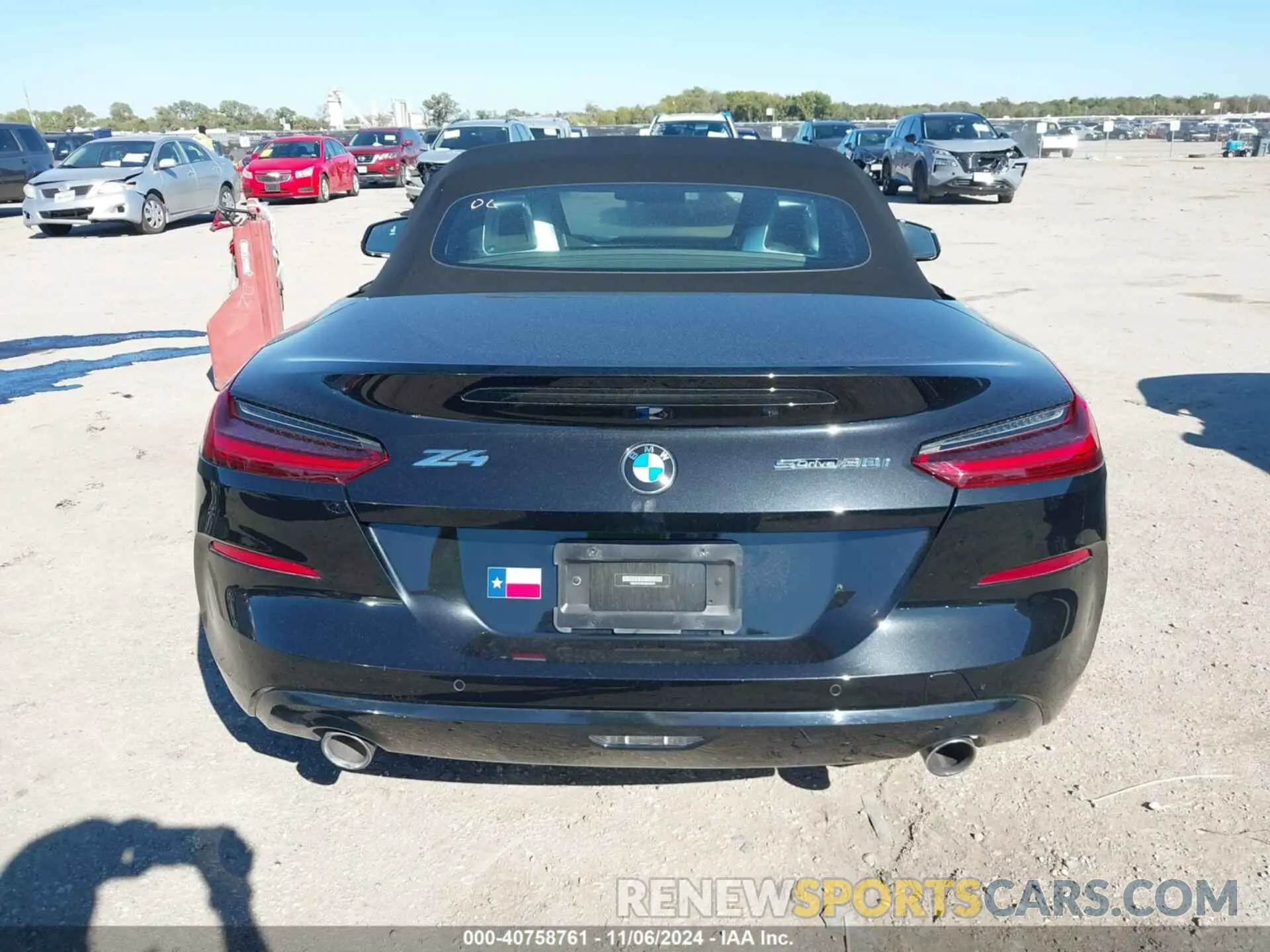 16 Photograph of a damaged car WBAHF3C05MWX29870 BMW Z4 2021