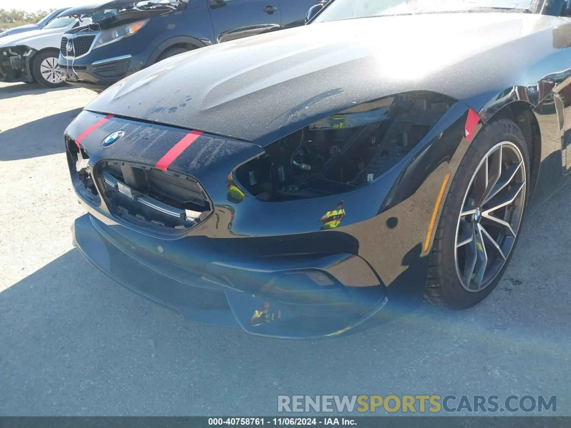 18 Photograph of a damaged car WBAHF3C05MWX29870 BMW Z4 2021