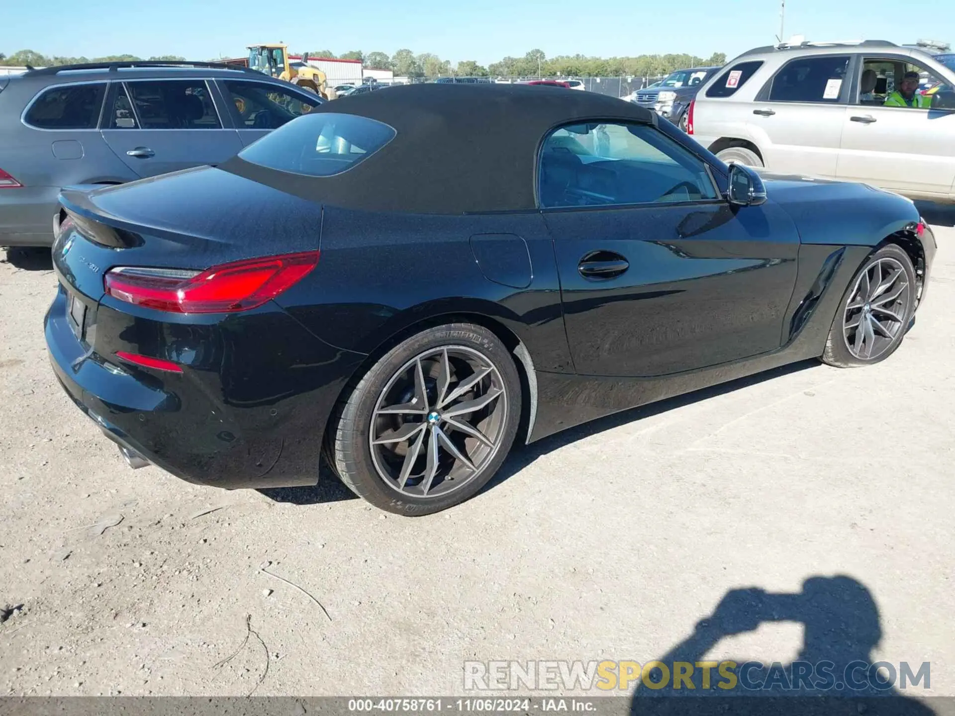 4 Photograph of a damaged car WBAHF3C05MWX29870 BMW Z4 2021