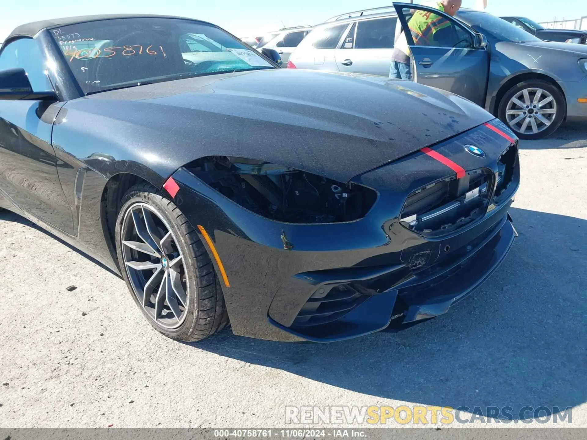 6 Photograph of a damaged car WBAHF3C05MWX29870 BMW Z4 2021