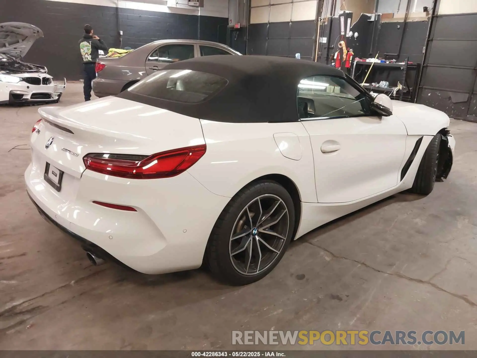 4 Photograph of a damaged car WBAHF3C0XMWX30402 BMW Z4 2021
