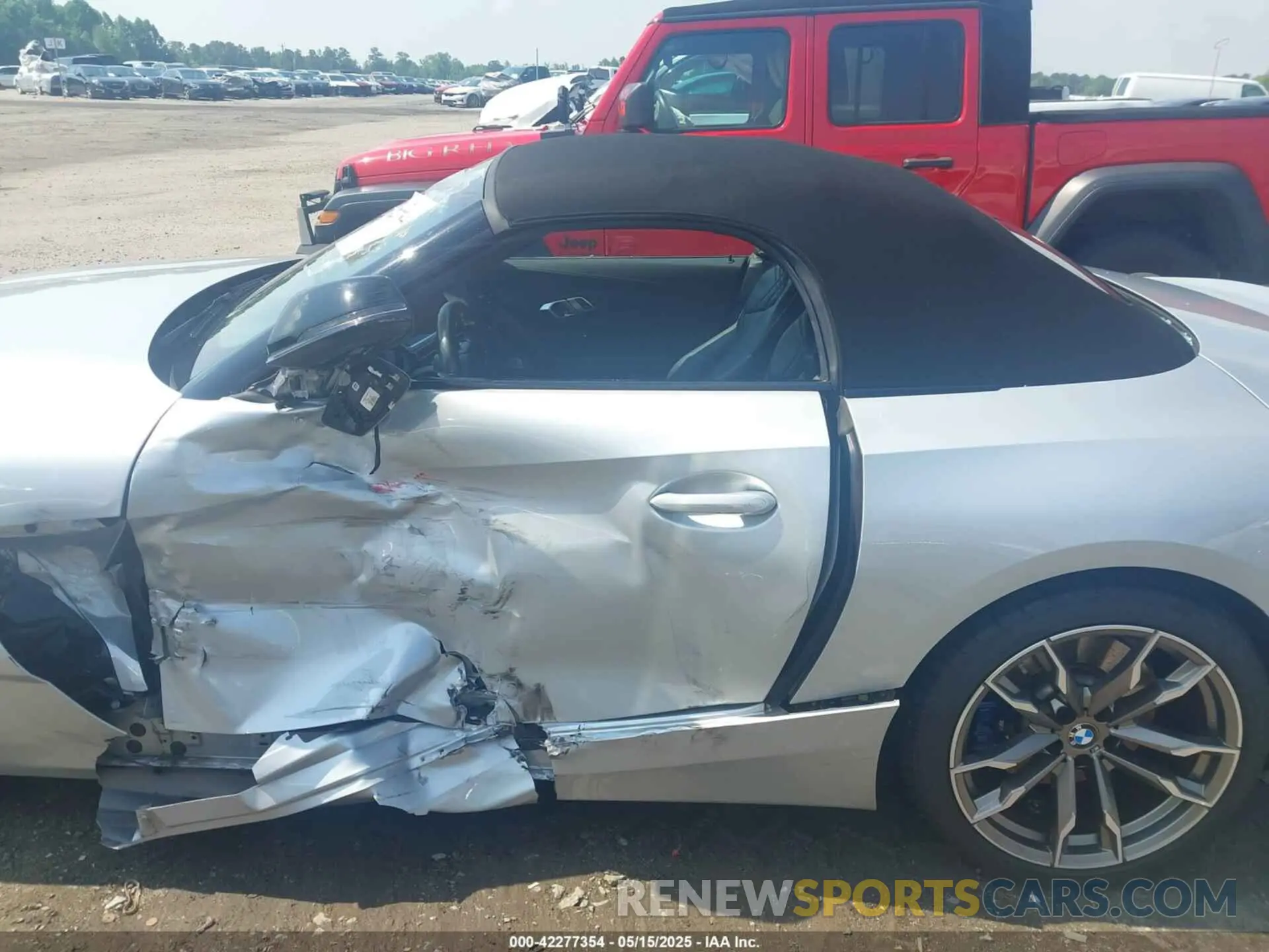 13 Photograph of a damaged car WBAHF9C00MWX17614 BMW Z4 2021