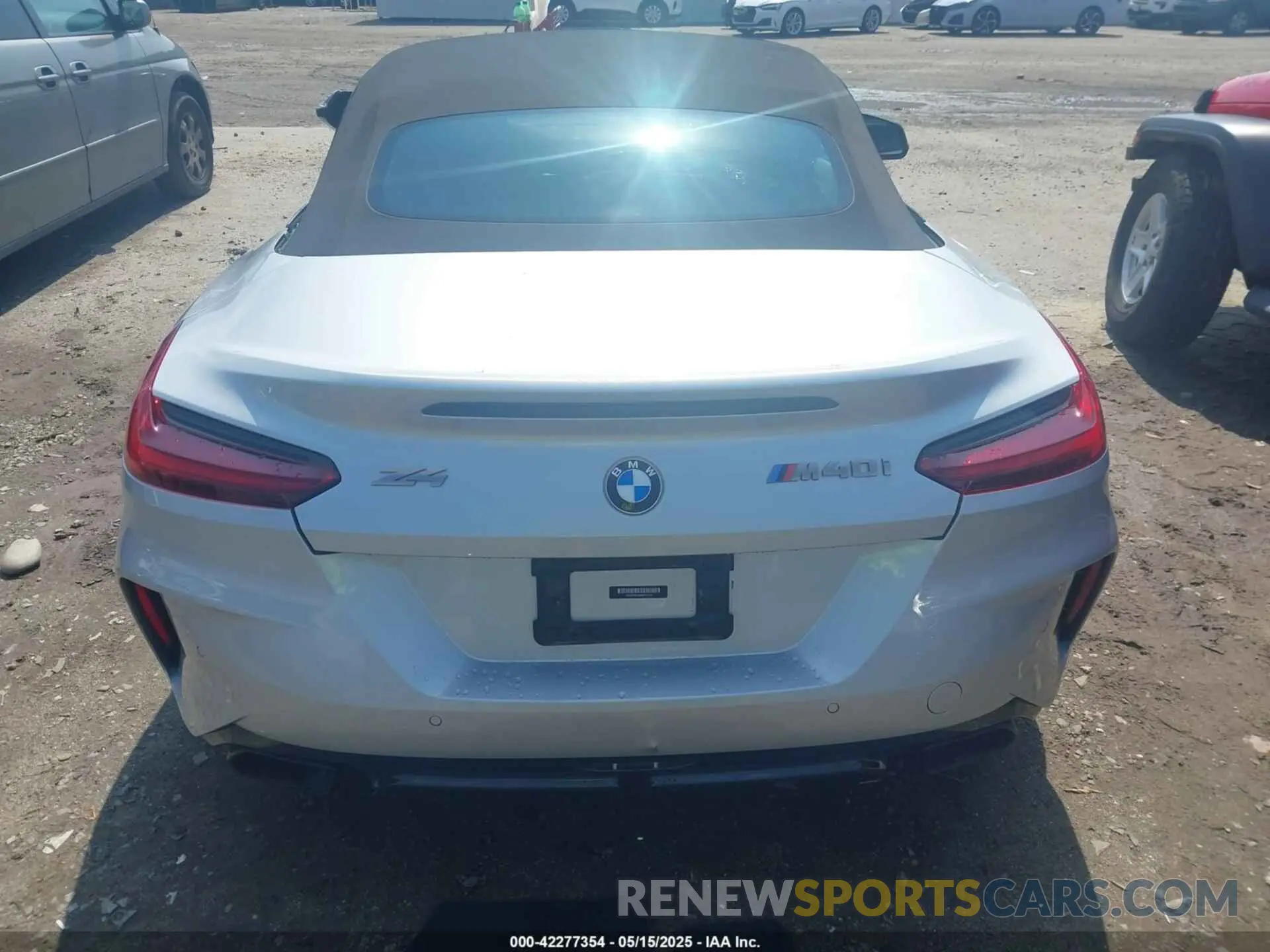 15 Photograph of a damaged car WBAHF9C00MWX17614 BMW Z4 2021