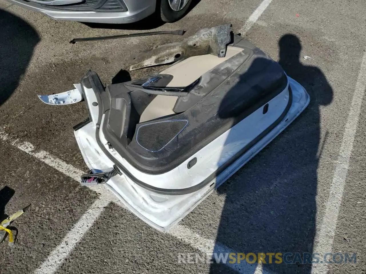 12 Photograph of a damaged car W04WH3N59KG300472 BUICK CASCADA 2019