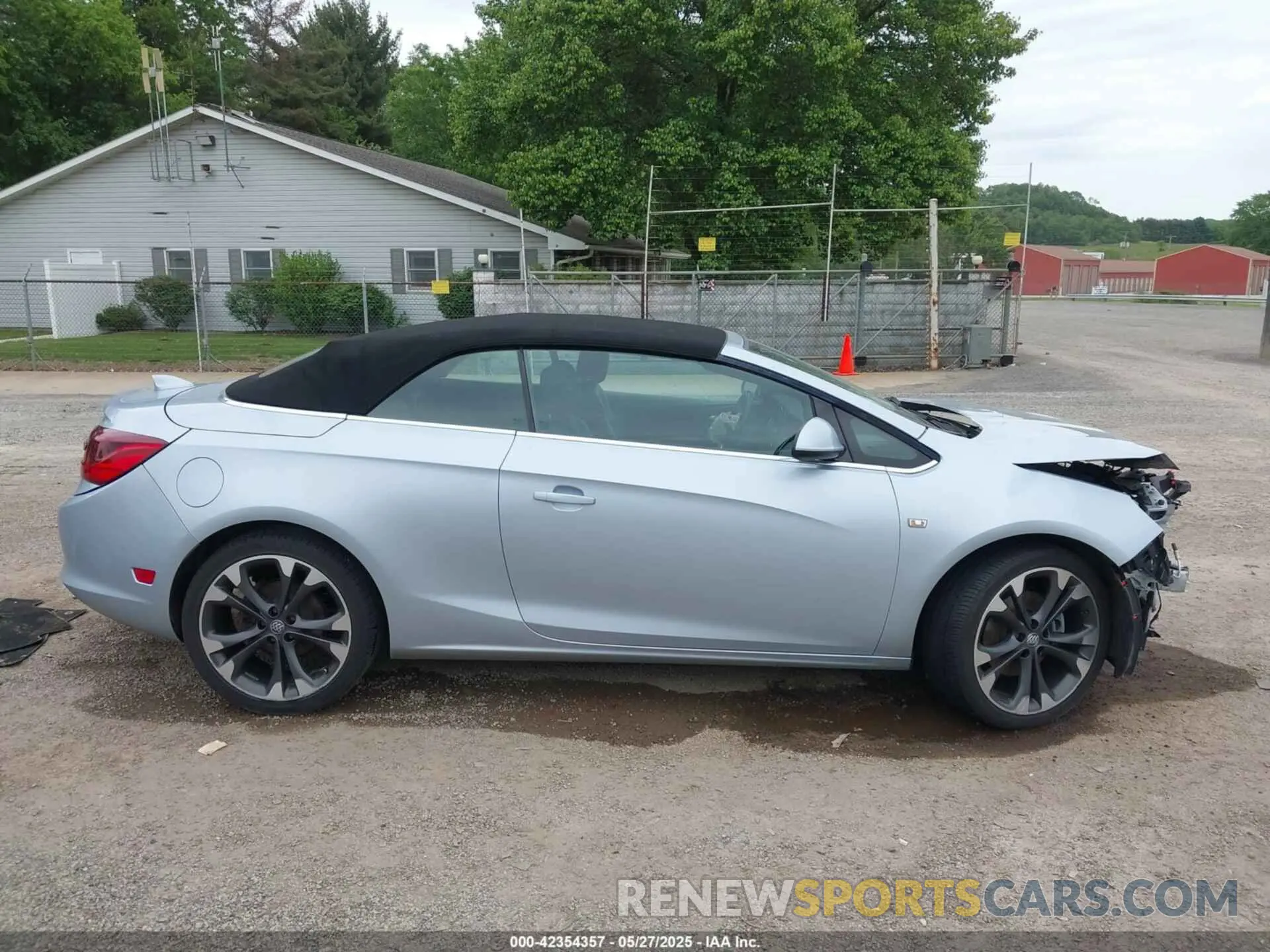 14 Photograph of a damaged car W04WH3N5XKG370238 BUICK CASCADA 2019