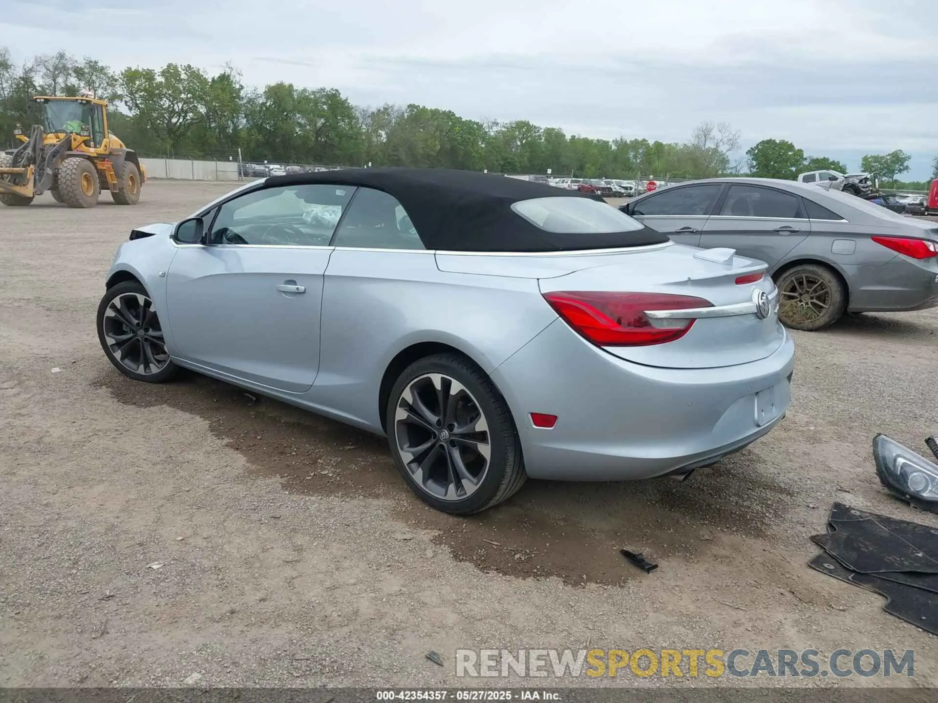 3 Photograph of a damaged car W04WH3N5XKG370238 BUICK CASCADA 2019