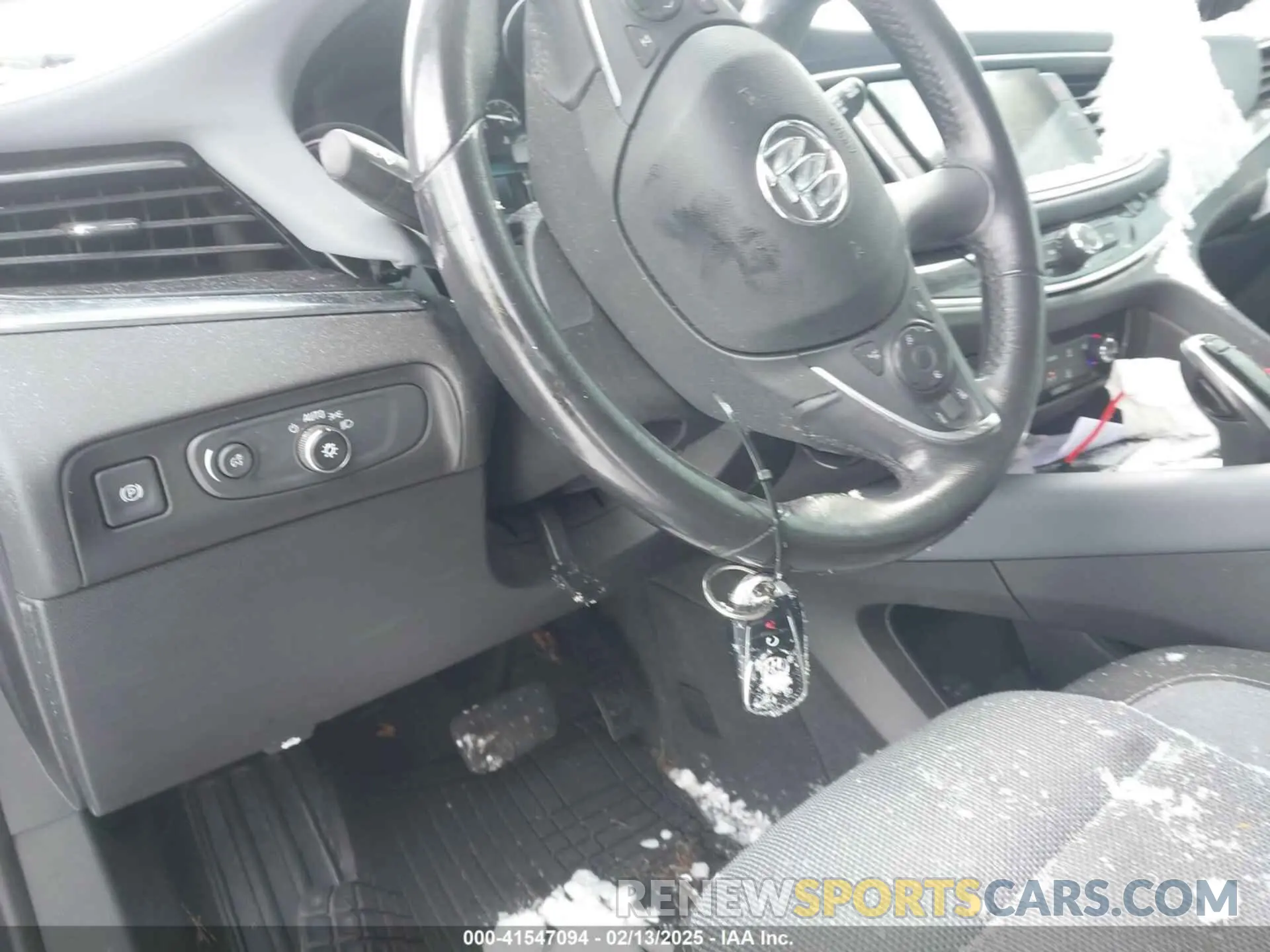 11 Photograph of a damaged car 5GAERAKW7KJ110805 BUICK ENCLAVE 2019