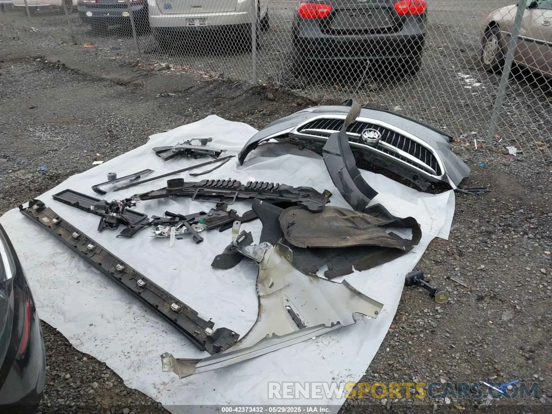18 Photograph of a damaged car 5GAERBKW0KJ223064 BUICK ENCLAVE 2019
