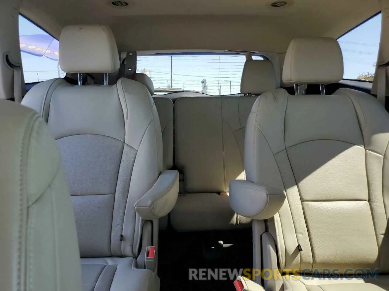 10 Photograph of a damaged car 5GAERBKW0KJ262320 BUICK ENCLAVE 2019