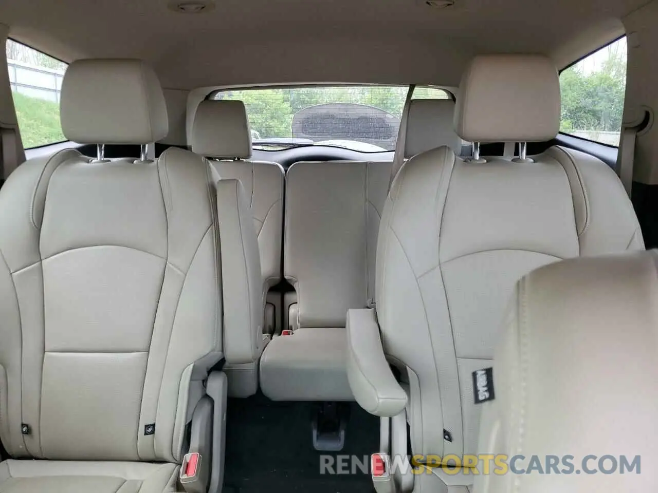 10 Photograph of a damaged car 5GAERBKW1KJ272564 BUICK ENCLAVE 2019