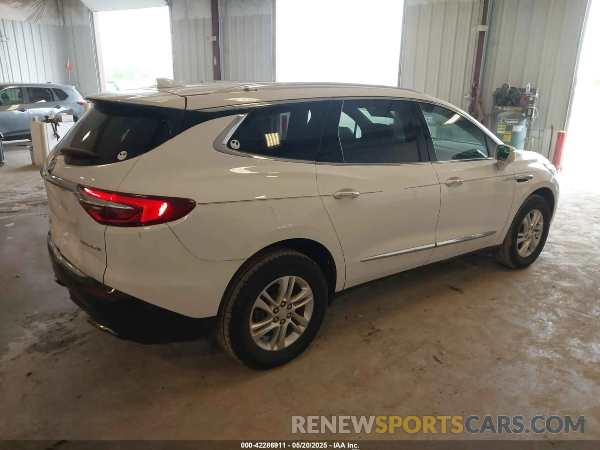 4 Photograph of a damaged car 5GAERBKW5KJ162844 BUICK ENCLAVE 2019