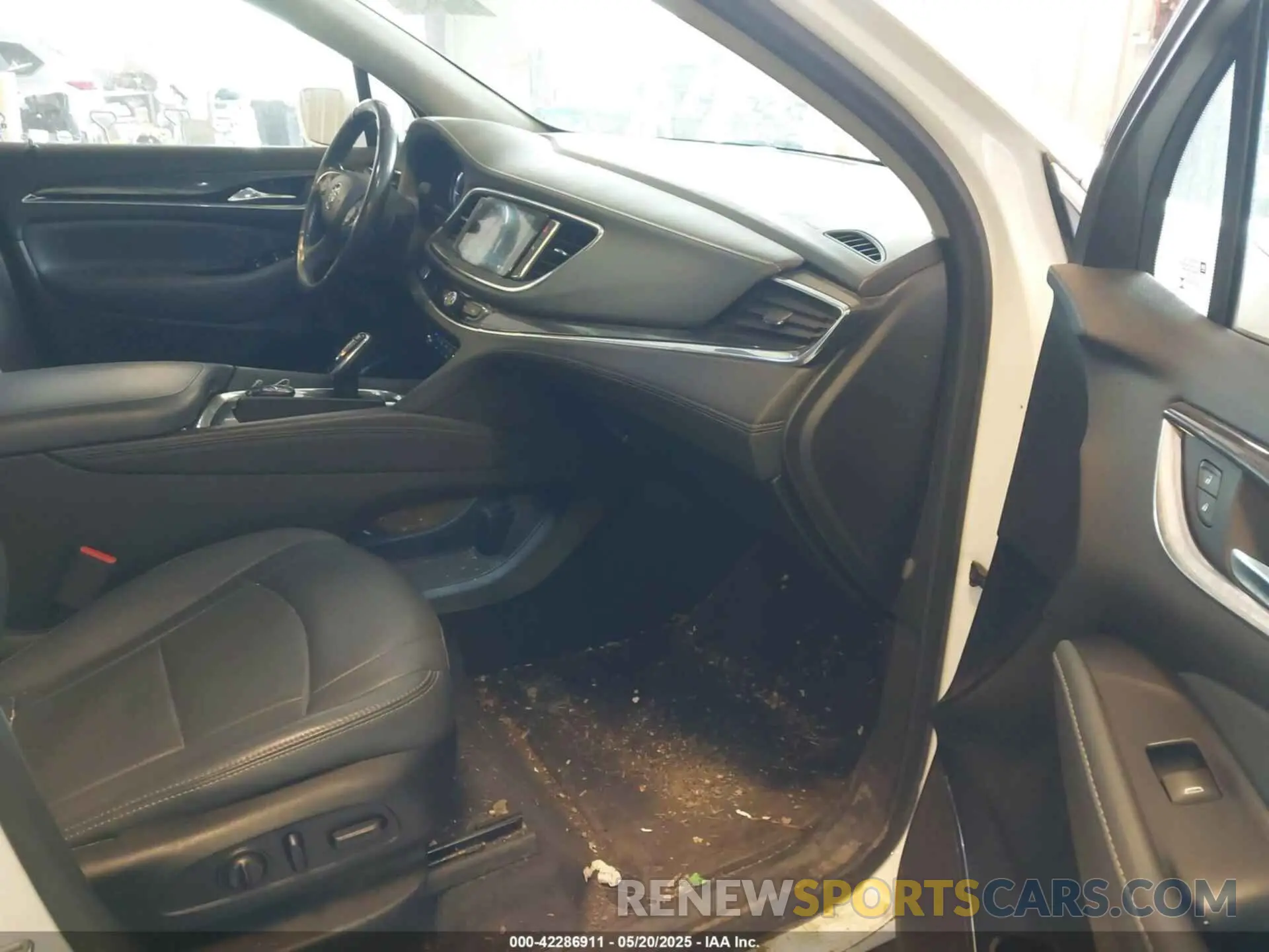 5 Photograph of a damaged car 5GAERBKW5KJ162844 BUICK ENCLAVE 2019