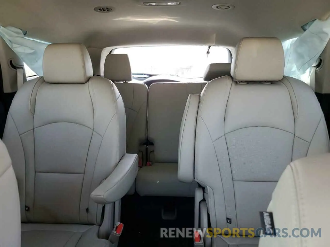 10 Photograph of a damaged car 5GAERBKW5KJ204767 BUICK ENCLAVE 2019