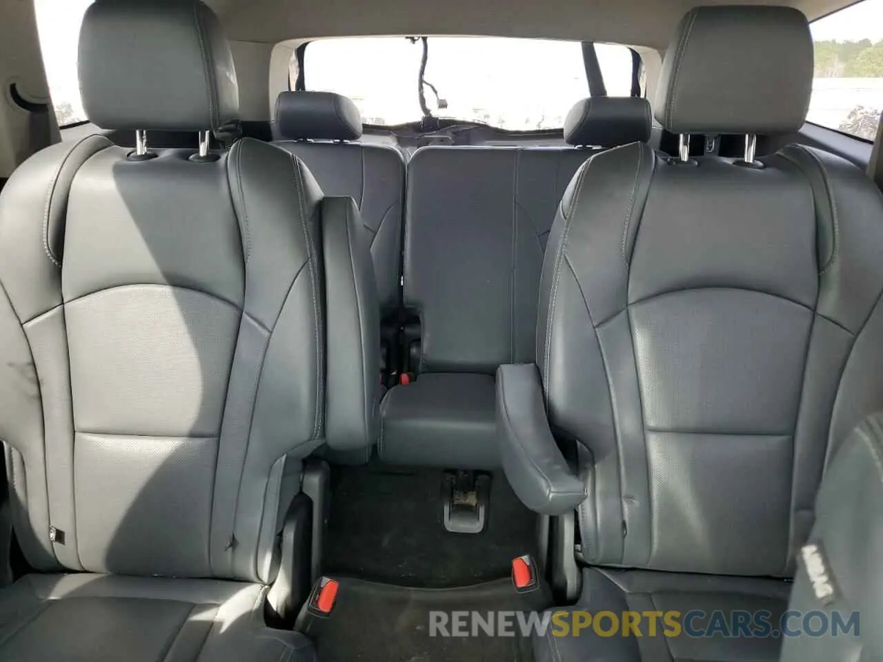 10 Photograph of a damaged car 5GAERBKW9KJ174379 BUICK ENCLAVE 2019
