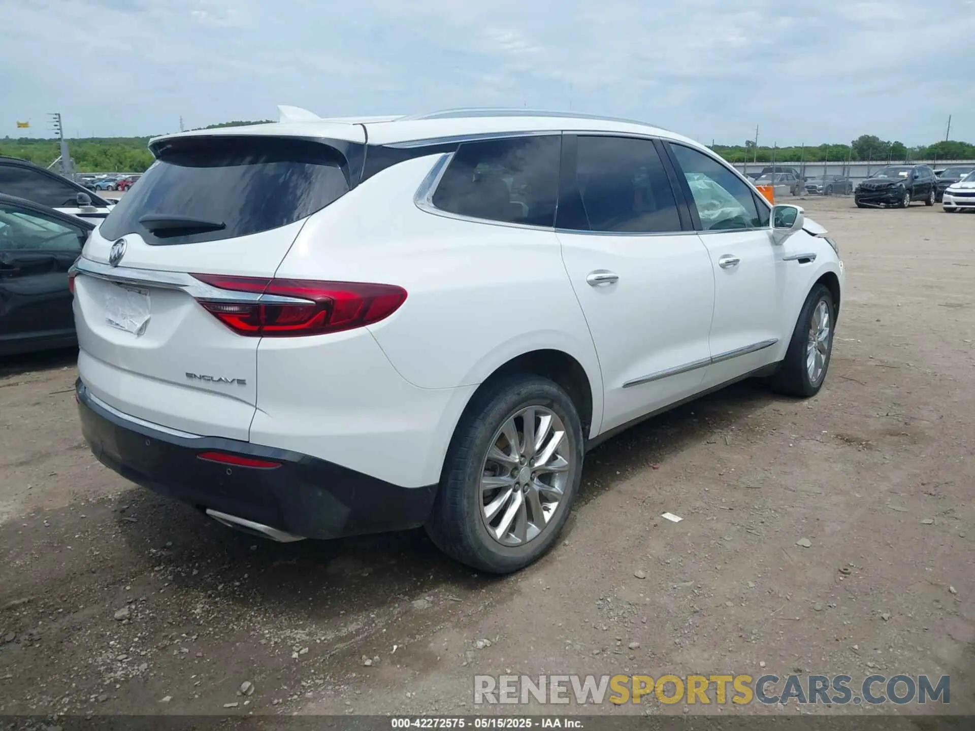4 Photograph of a damaged car 5GAERBKWXKJ270635 BUICK ENCLAVE 2019