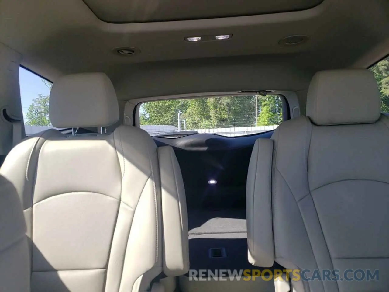 10 Photograph of a damaged car 5GAERCKW6KJ115182 BUICK ENCLAVE 2019
