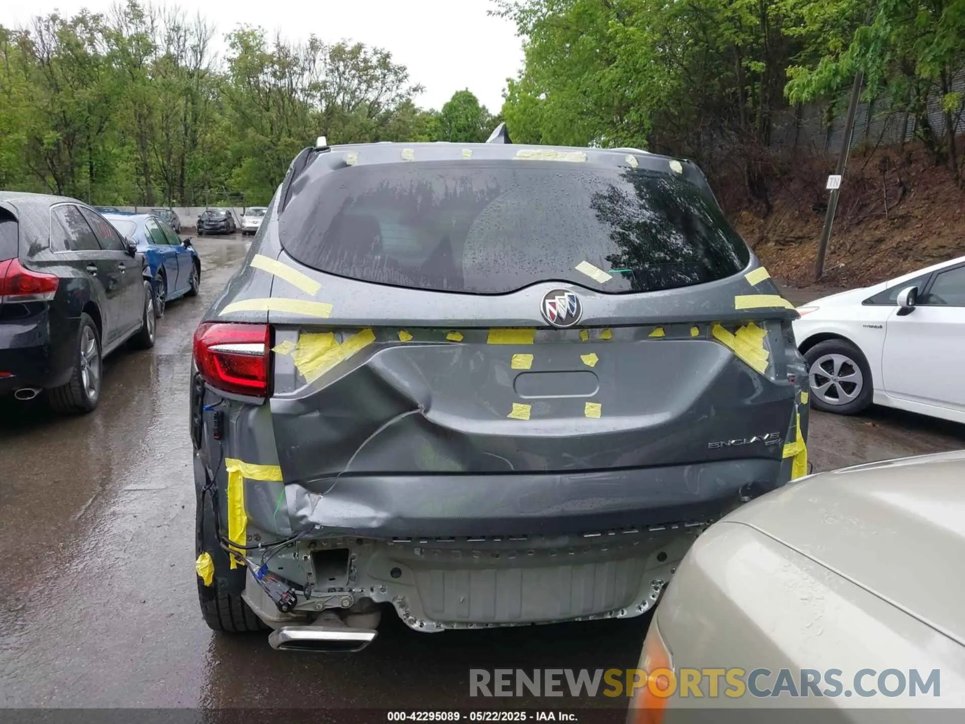 17 Photograph of a damaged car 5GAEVAKW5KJ287350 BUICK ENCLAVE 2019
