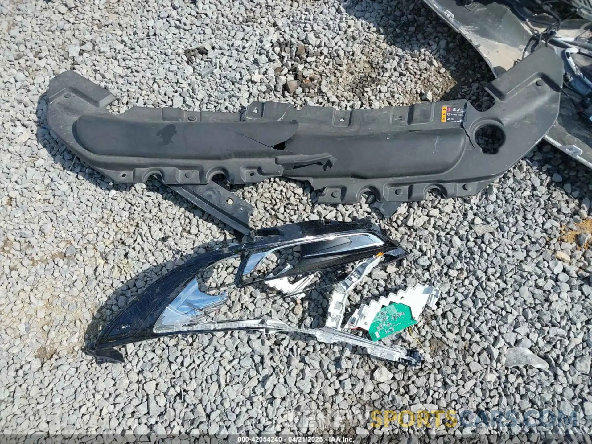 12 Photograph of a damaged car 5GAEVCKW5KJ200249 BUICK ENCLAVE 2019