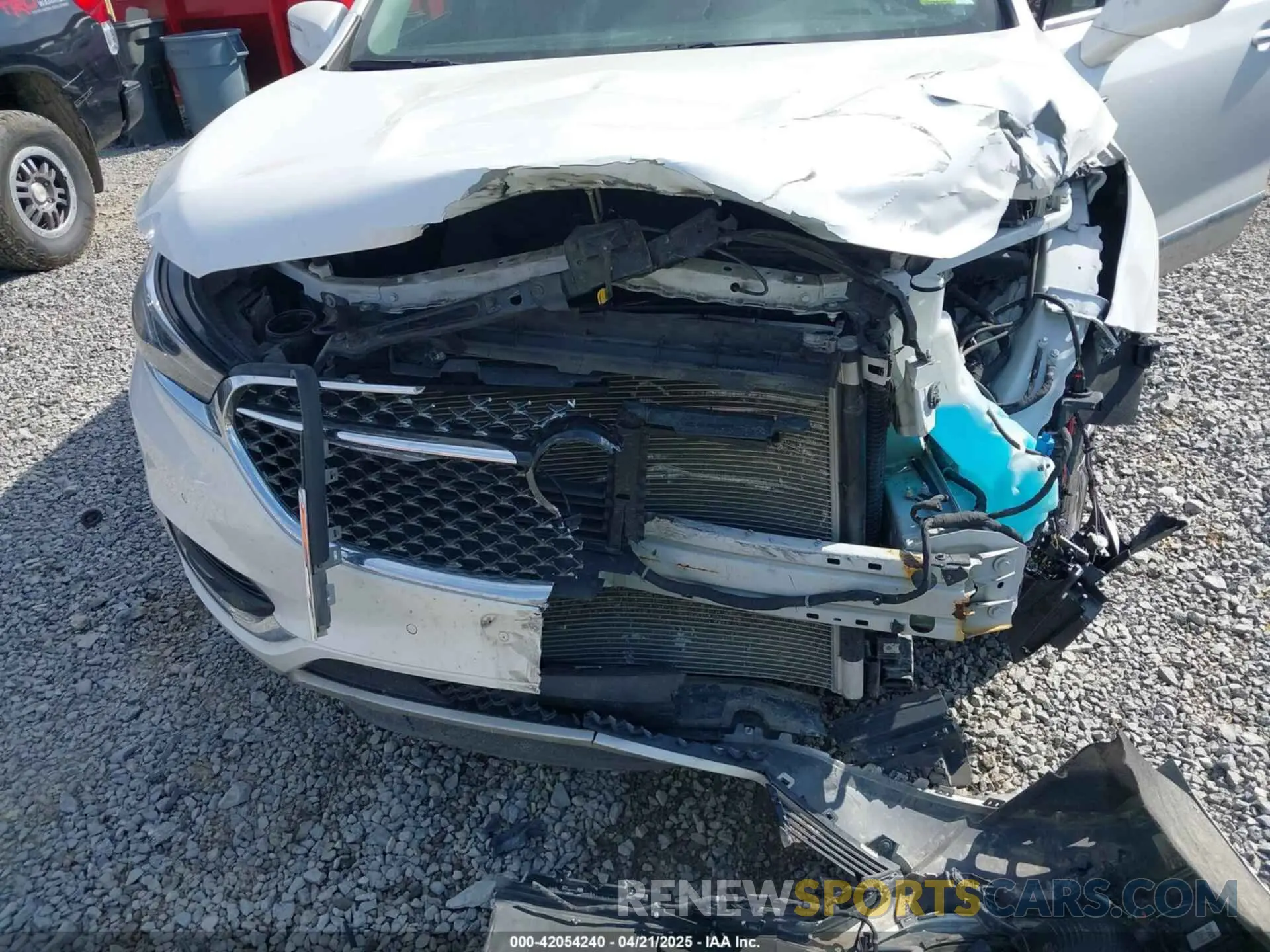 18 Photograph of a damaged car 5GAEVCKW5KJ200249 BUICK ENCLAVE 2019
