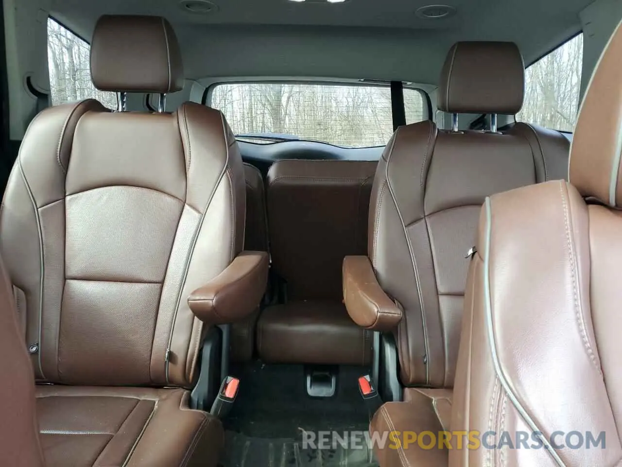 10 Photograph of a damaged car 5GAEVCKW7KJ138496 BUICK ENCLAVE 2019