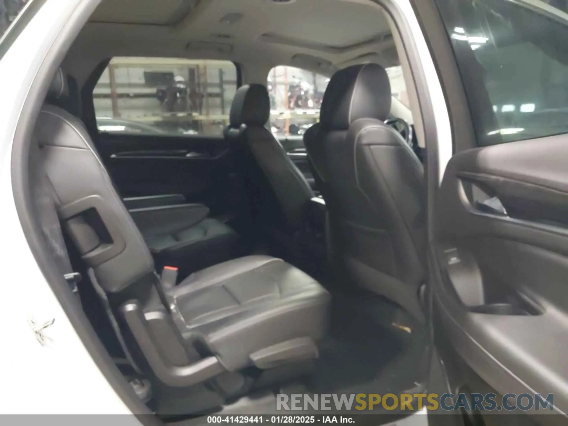 8 Photograph of a damaged car 5GAEVCKW7KJ250392 BUICK ENCLAVE 2019