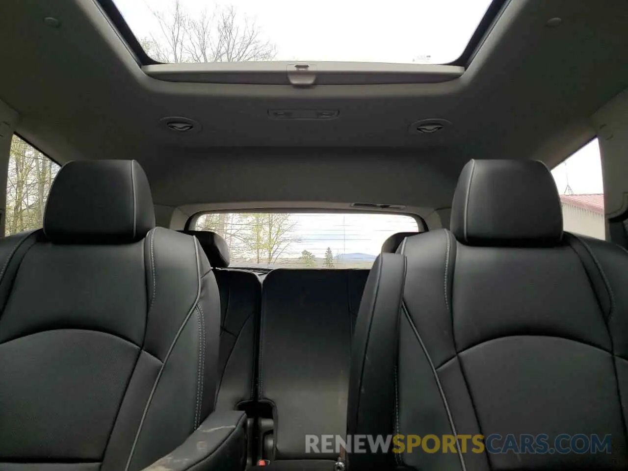 10 Photograph of a damaged car 5GAEVCKW9KJ179924 BUICK ENCLAVE 2019