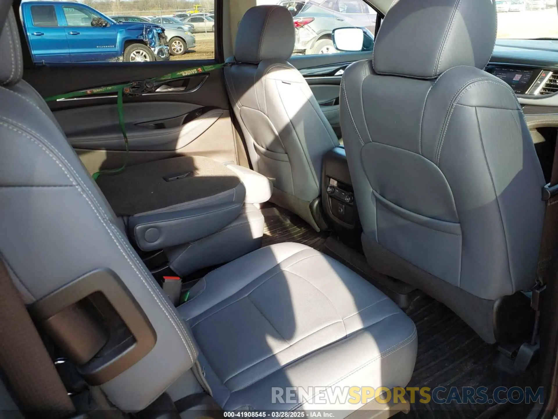 8 Photograph of a damaged car 5GAERBKW3LJ216191 BUICK ENCLAVE 2020