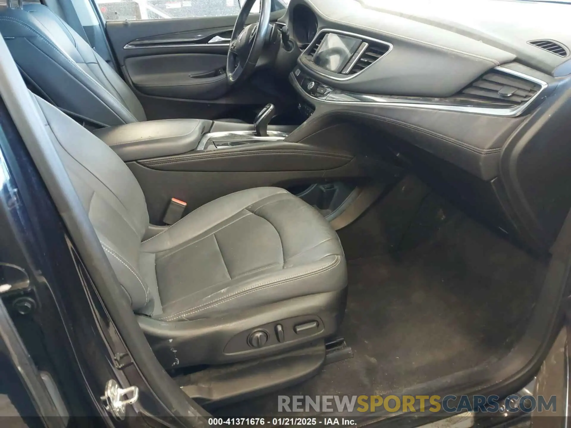 5 Photograph of a damaged car 5GAERBKW4LJ133434 BUICK ENCLAVE 2020