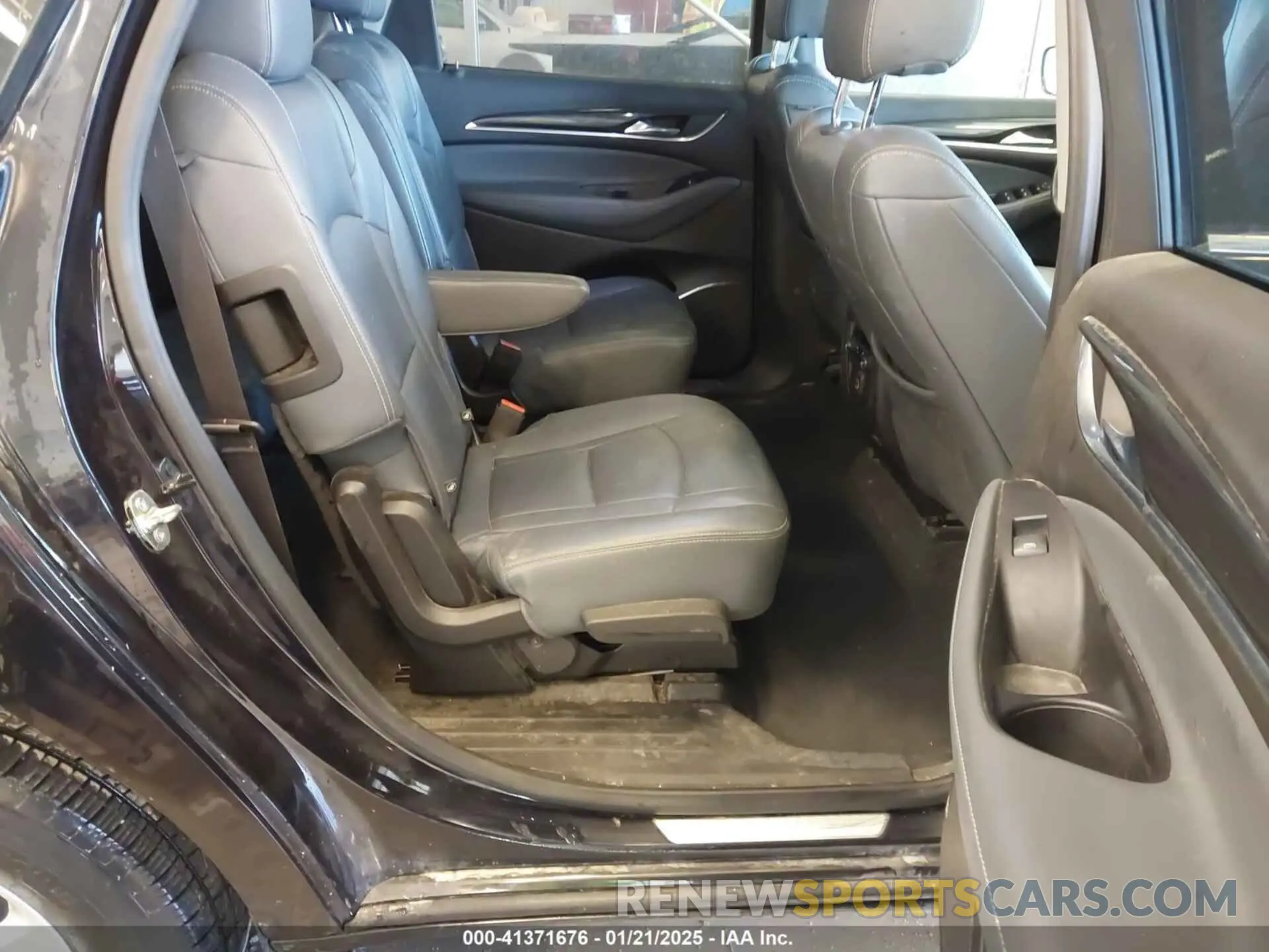 8 Photograph of a damaged car 5GAERBKW4LJ133434 BUICK ENCLAVE 2020