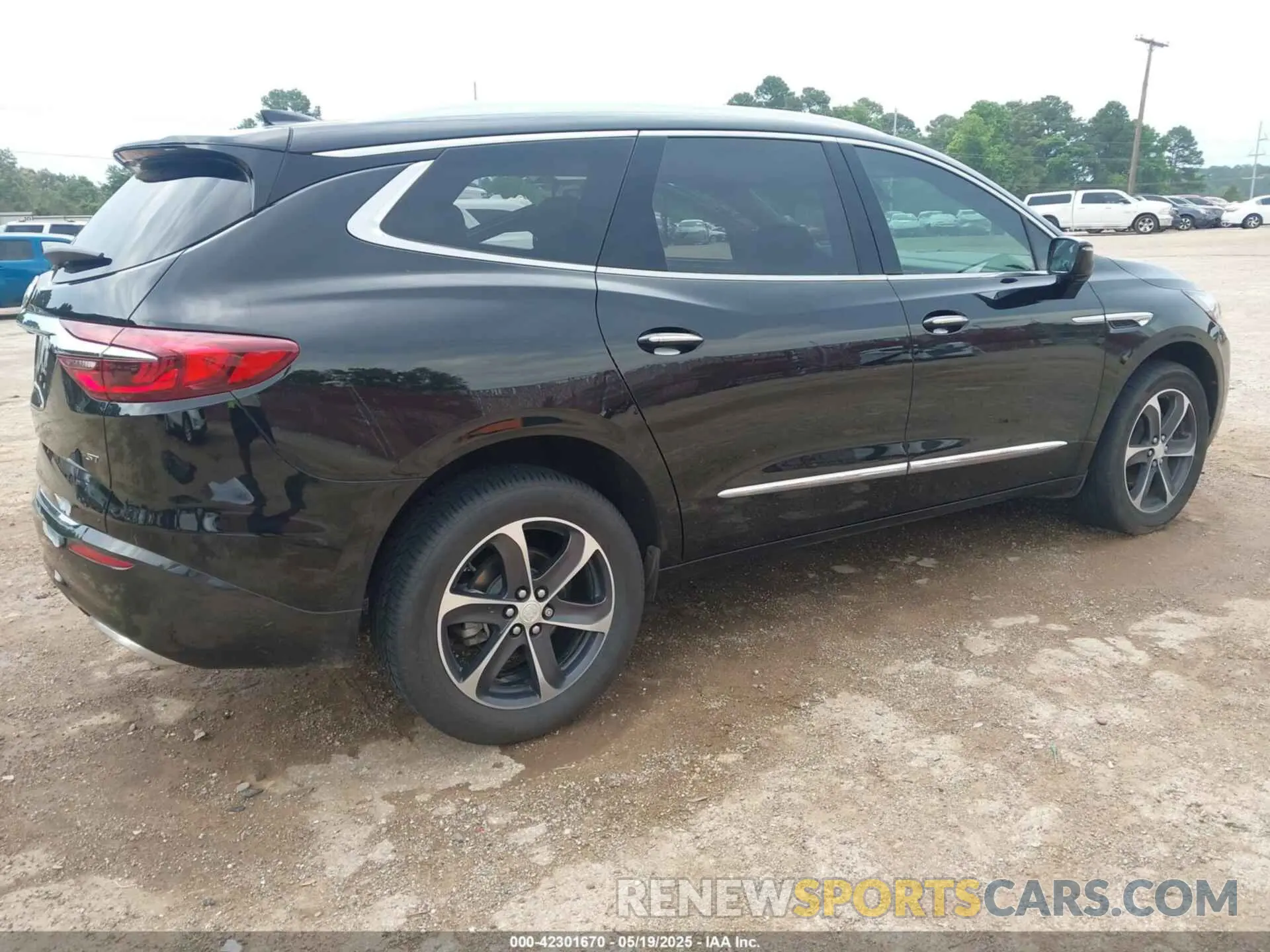 4 Photograph of a damaged car 5GAERBKW6LJ172526 BUICK ENCLAVE 2020