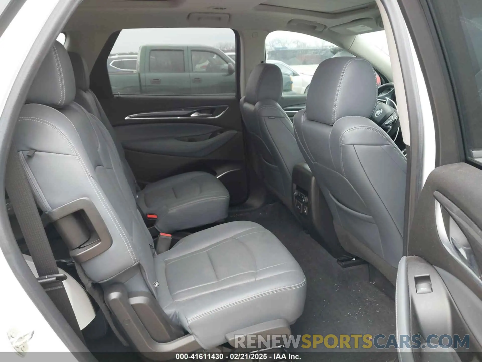 8 Photograph of a damaged car 5GAERBKW7LJ161762 BUICK ENCLAVE 2020