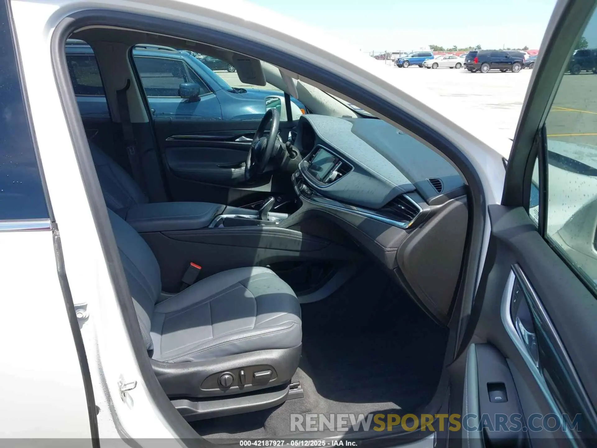 5 Photograph of a damaged car 5GAERBKW8LJ159020 BUICK ENCLAVE 2020