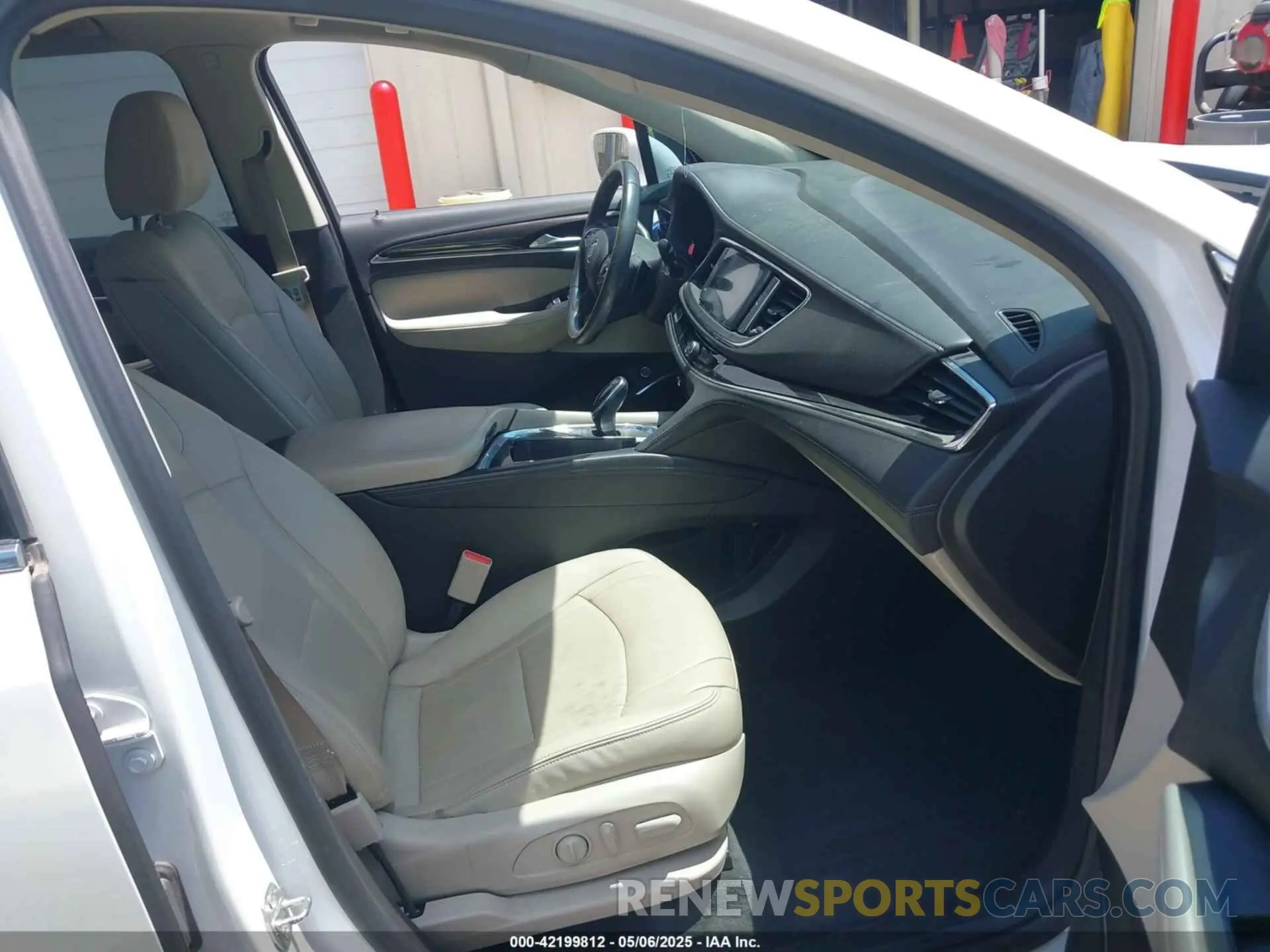 5 Photograph of a damaged car 5GAERBKW8LJ308039 BUICK ENCLAVE 2020