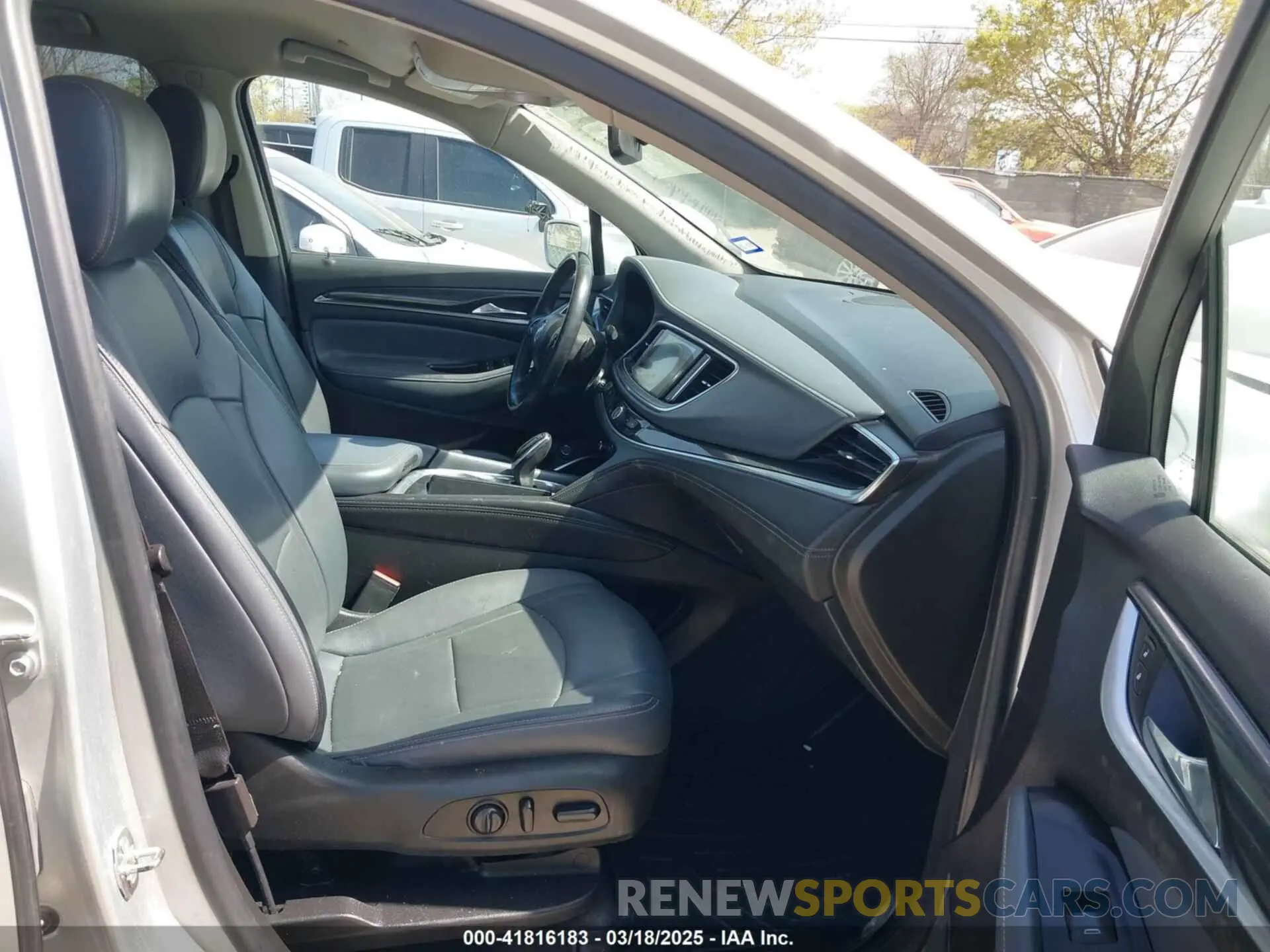 5 Photograph of a damaged car 5GAERBKWXLJ103371 BUICK ENCLAVE 2020