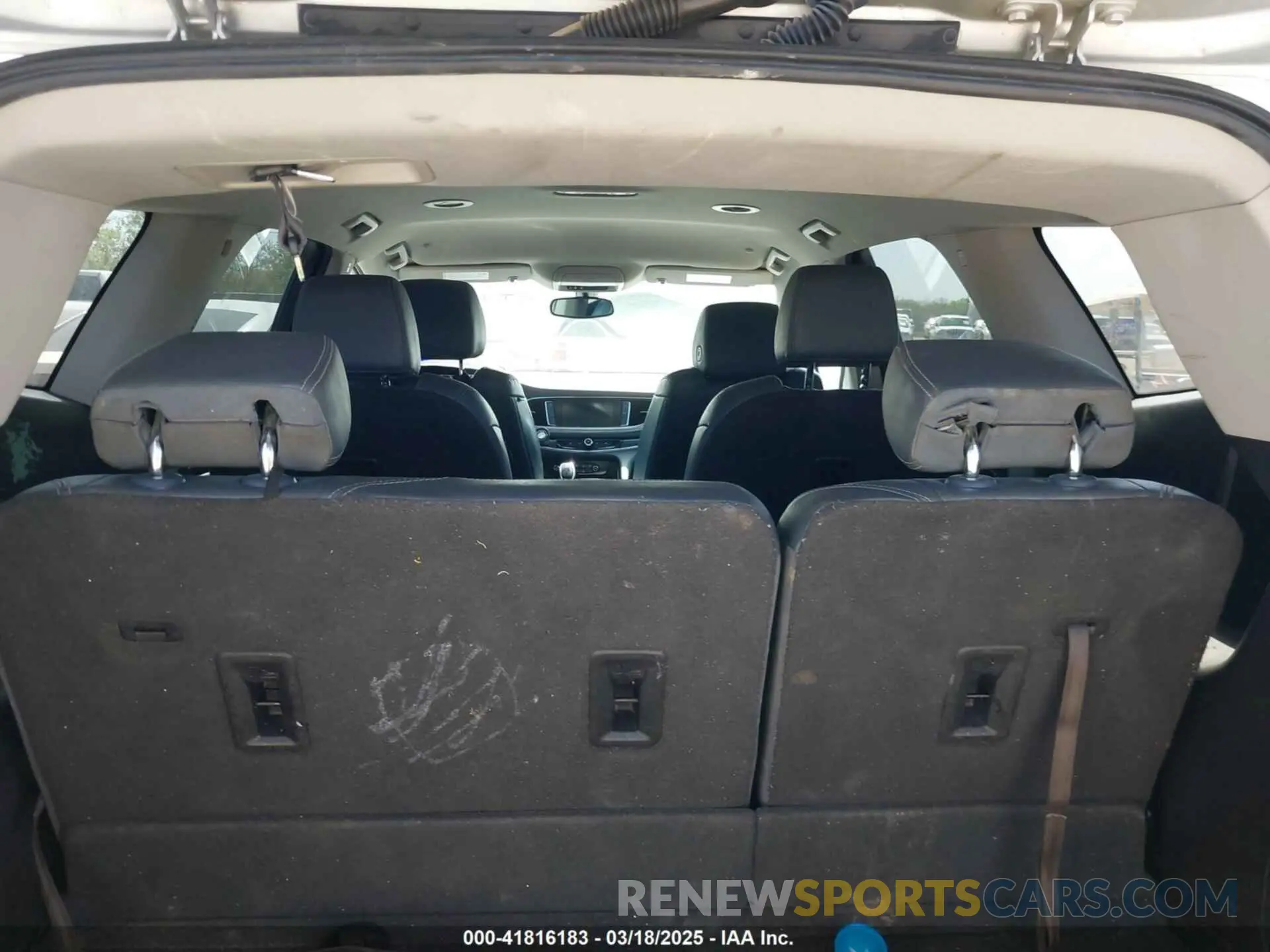 8 Photograph of a damaged car 5GAERBKWXLJ103371 BUICK ENCLAVE 2020