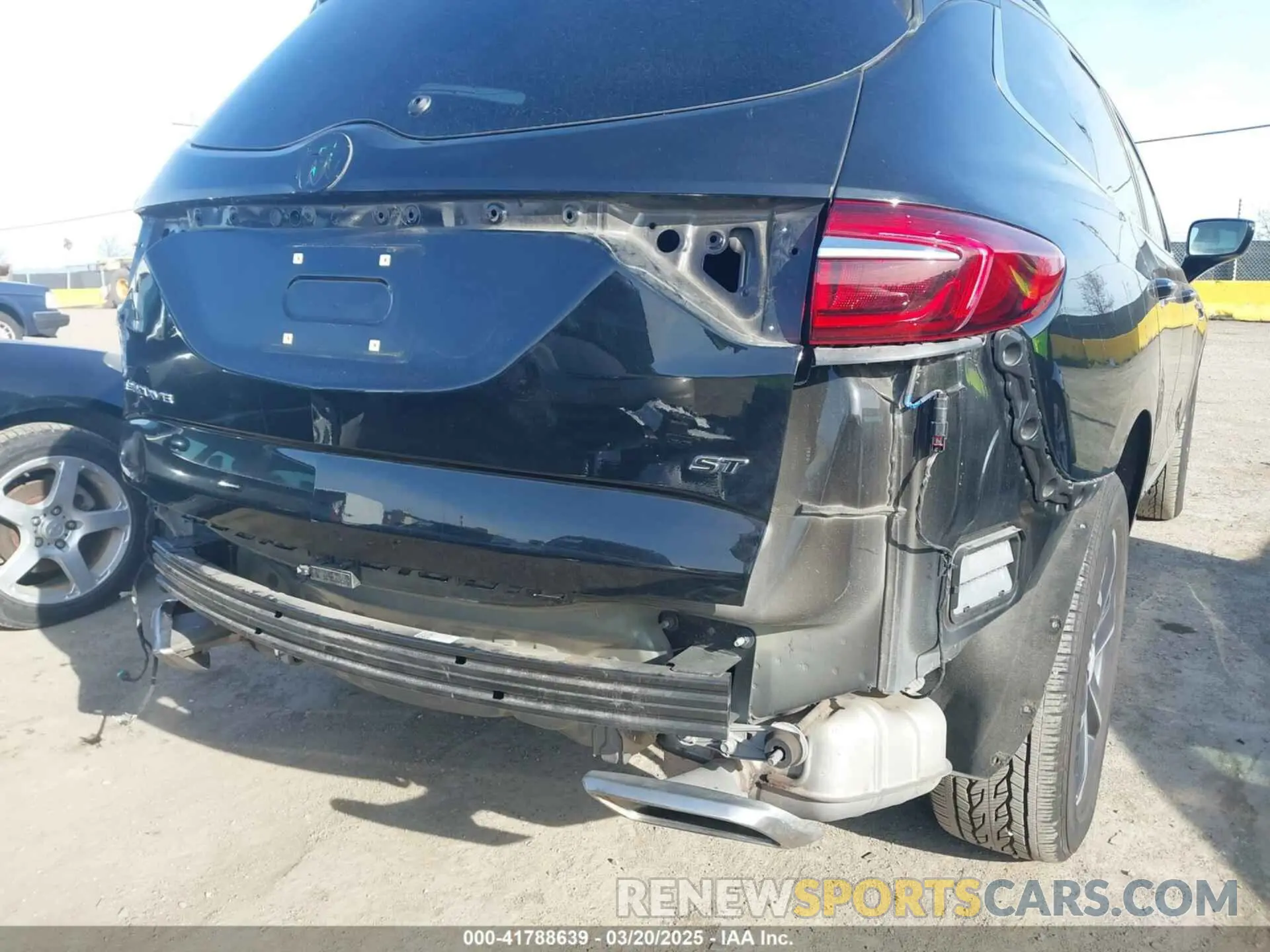 6 Photograph of a damaged car 5GAERBKWXLJ228614 BUICK ENCLAVE 2020