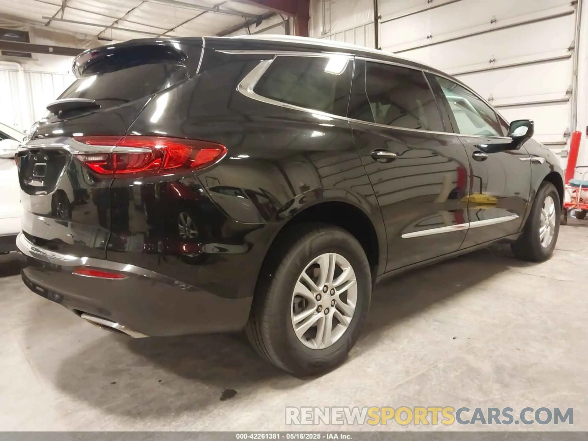 4 Photograph of a damaged car 5GAEVAKW0LJ326962 BUICK ENCLAVE 2020