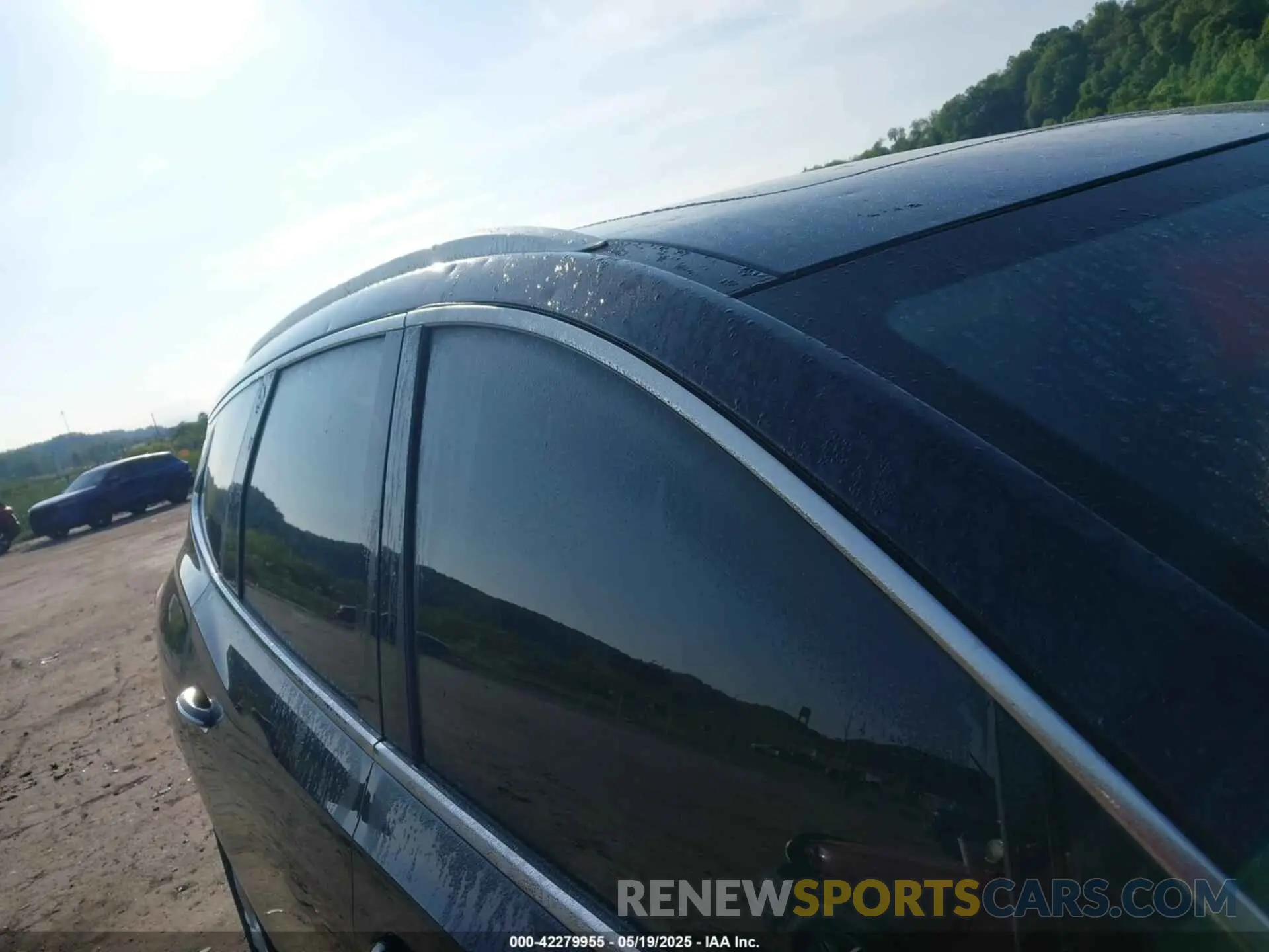 18 Photograph of a damaged car 5GAEVAKW1LJ150195 BUICK ENCLAVE 2020