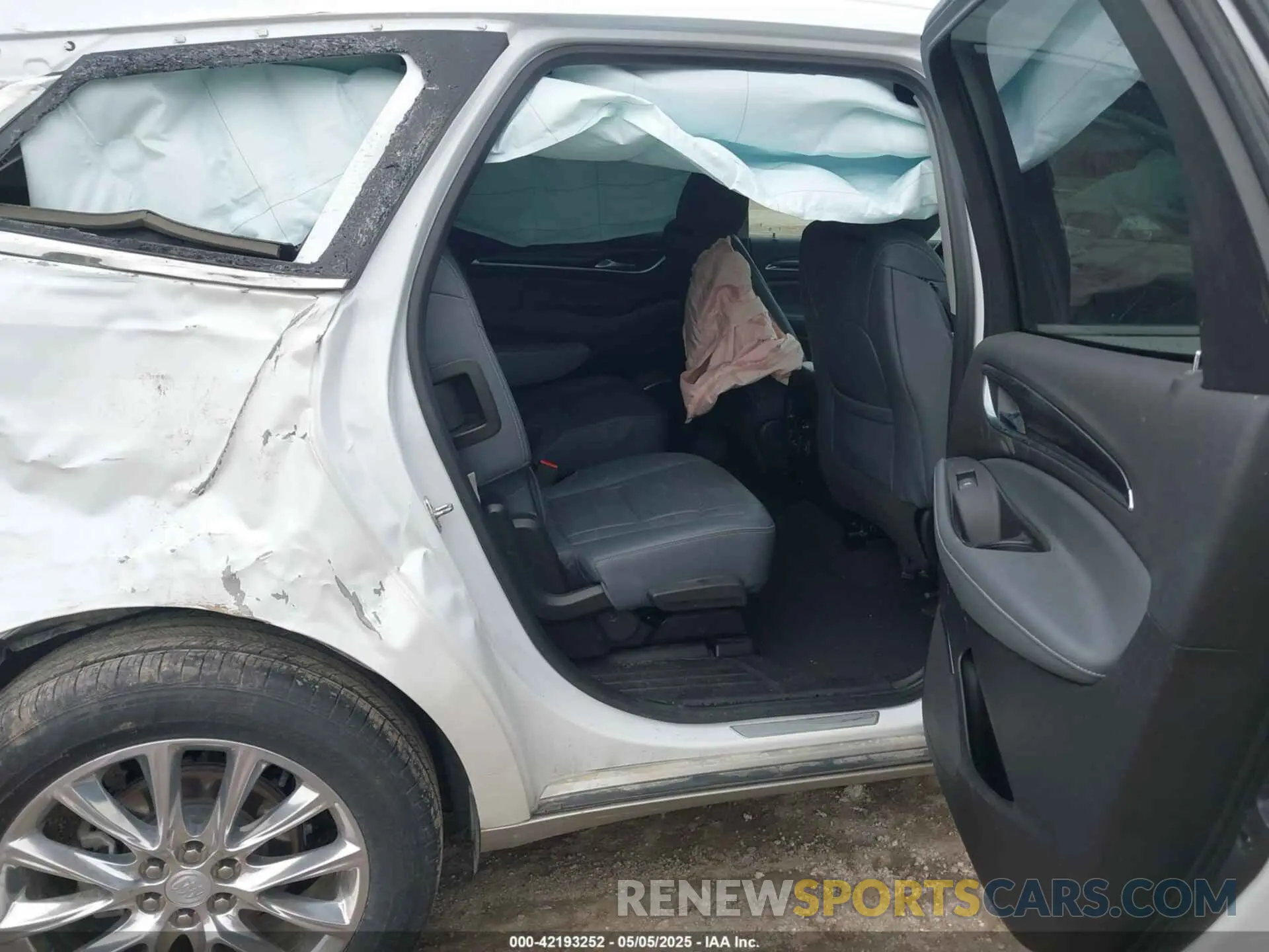 8 Photograph of a damaged car 5GAEVBKW7LJ146223 BUICK ENCLAVE 2020