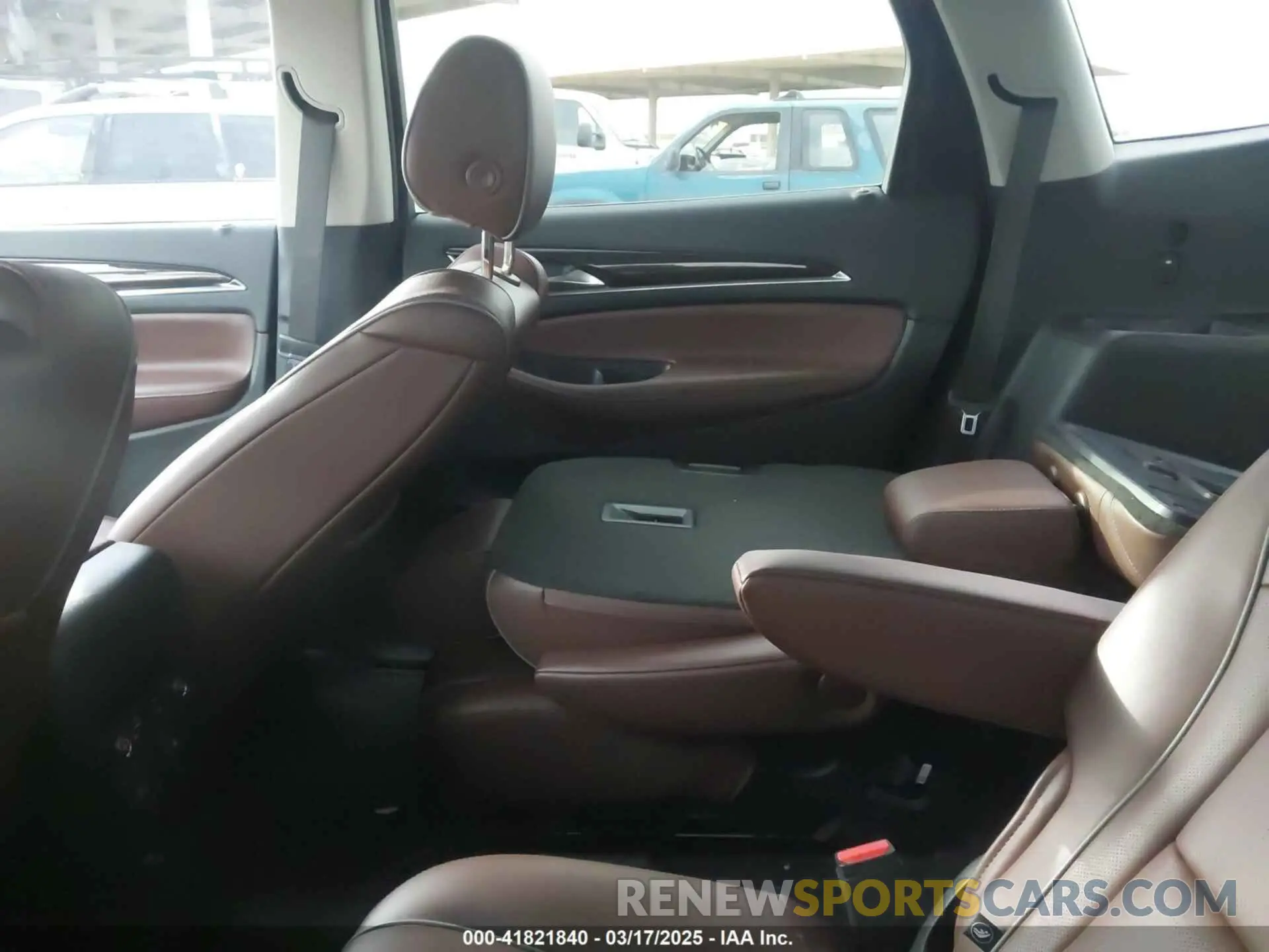 8 Photograph of a damaged car 5GAERDKW1MJ183642 BUICK ENCLAVE 2021