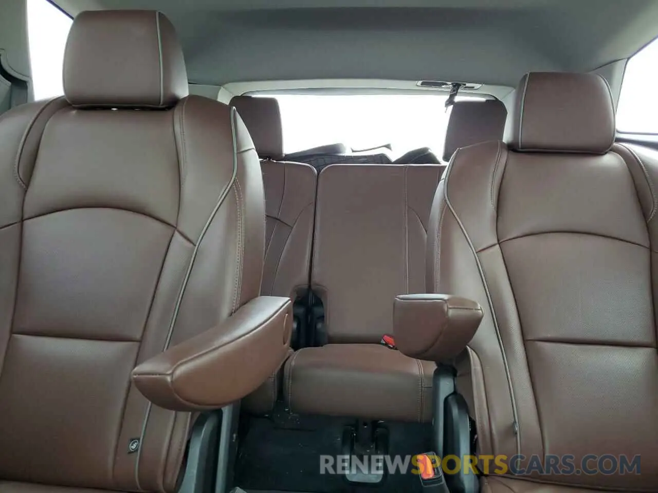 10 Photograph of a damaged car 5GAERDKW1MJ220009 BUICK ENCLAVE 2021