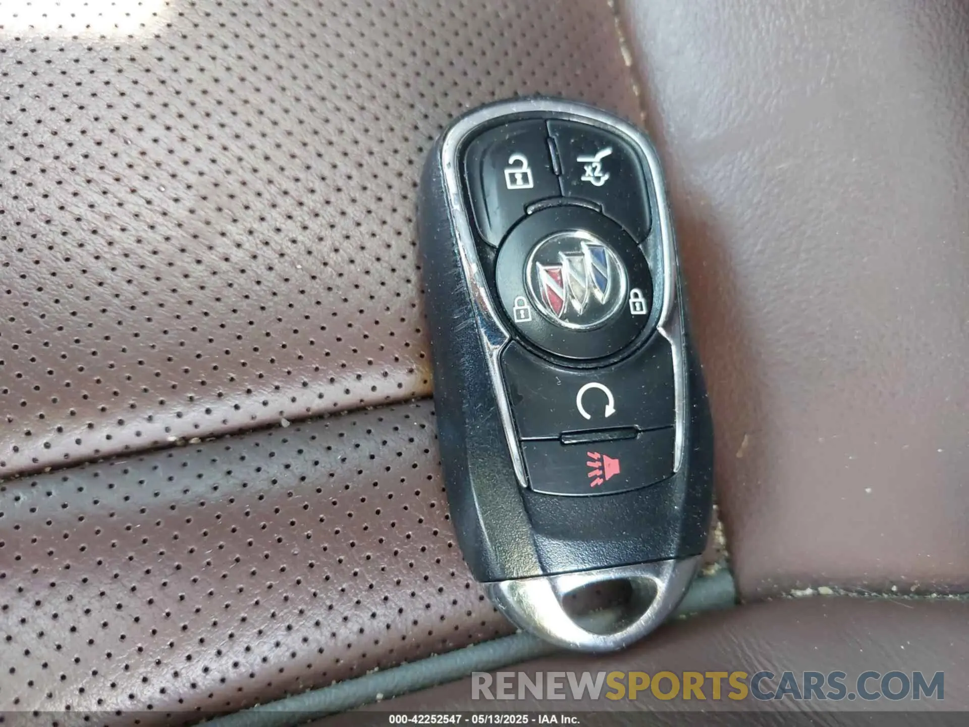 11 Photograph of a damaged car 5GAERDKW3MJ228001 BUICK ENCLAVE 2021
