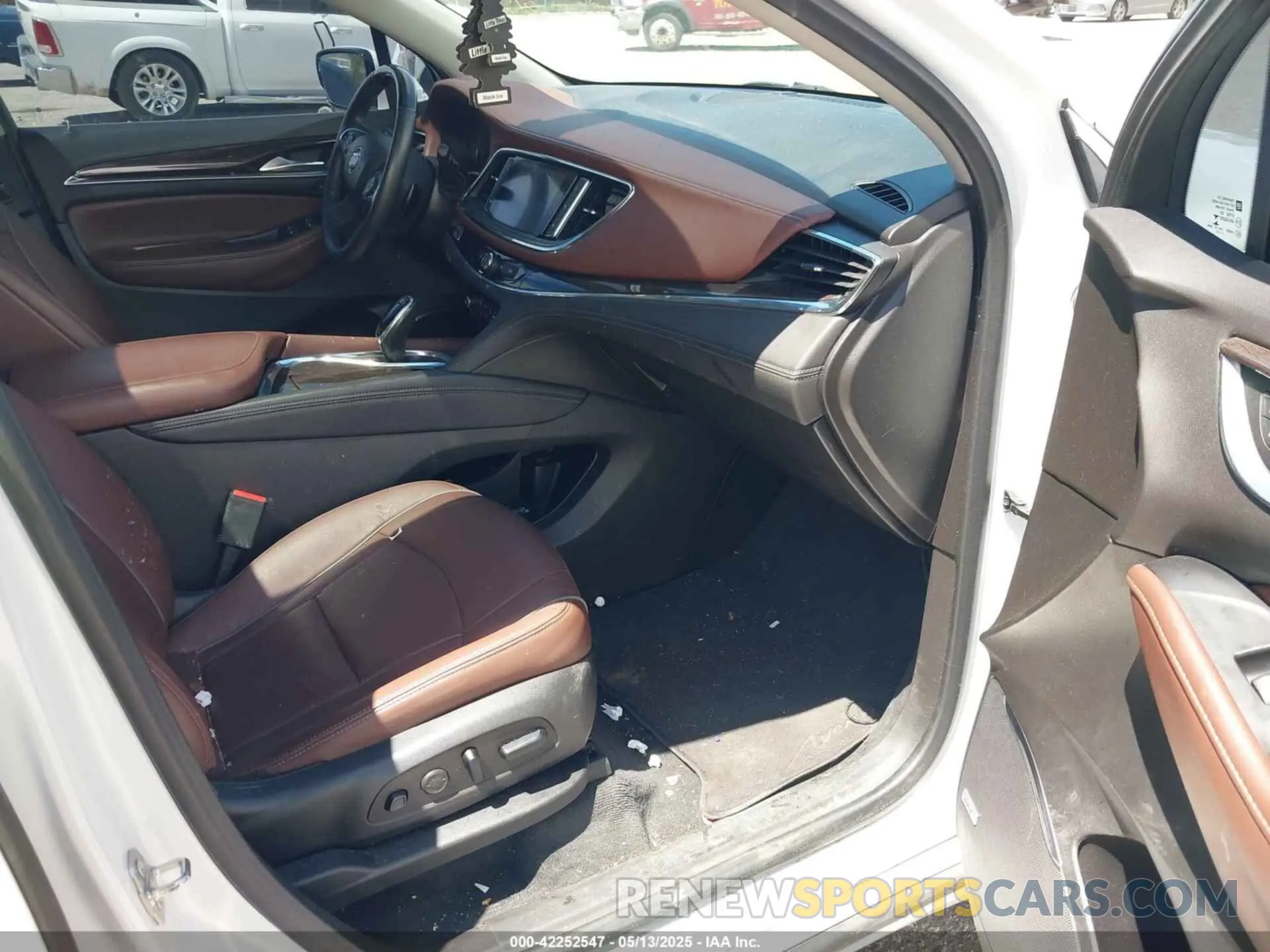 5 Photograph of a damaged car 5GAERDKW3MJ228001 BUICK ENCLAVE 2021