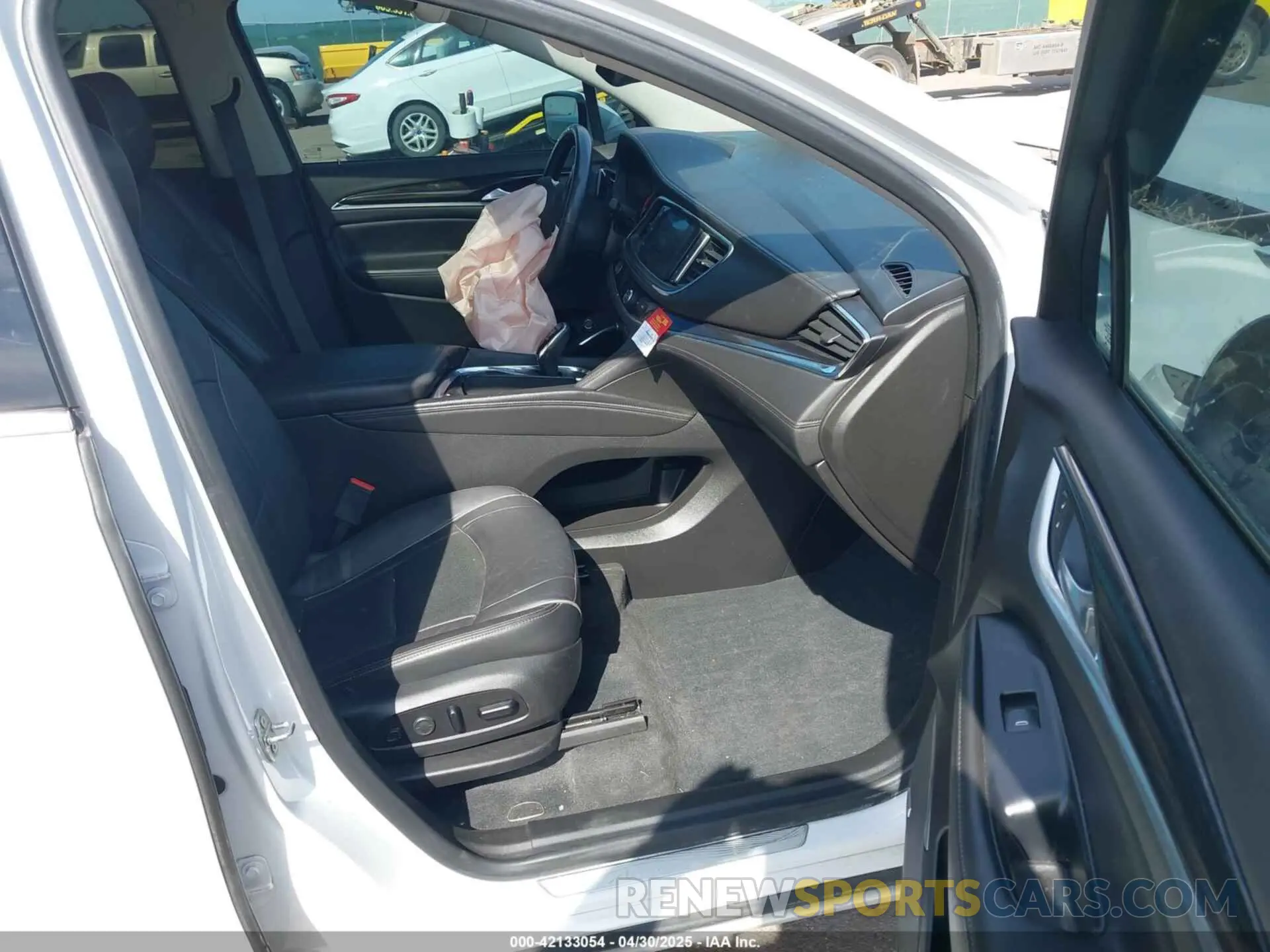 5 Photograph of a damaged car 5GAEVCKW0MJ112499 BUICK ENCLAVE 2021