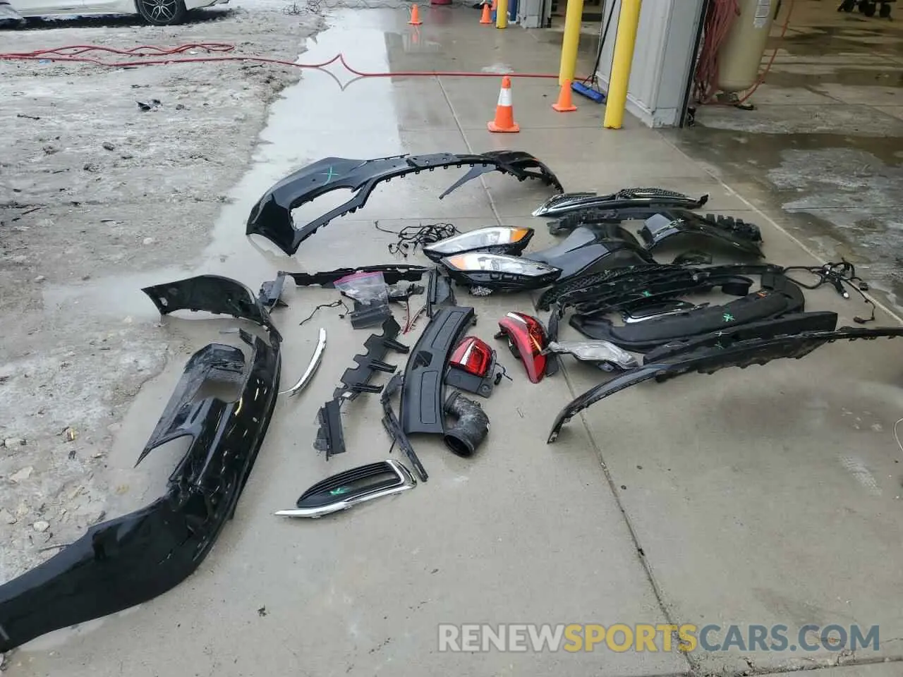 13 Photograph of a damaged car 5GAEVCKW4MJ112781 BUICK ENCLAVE 2021
