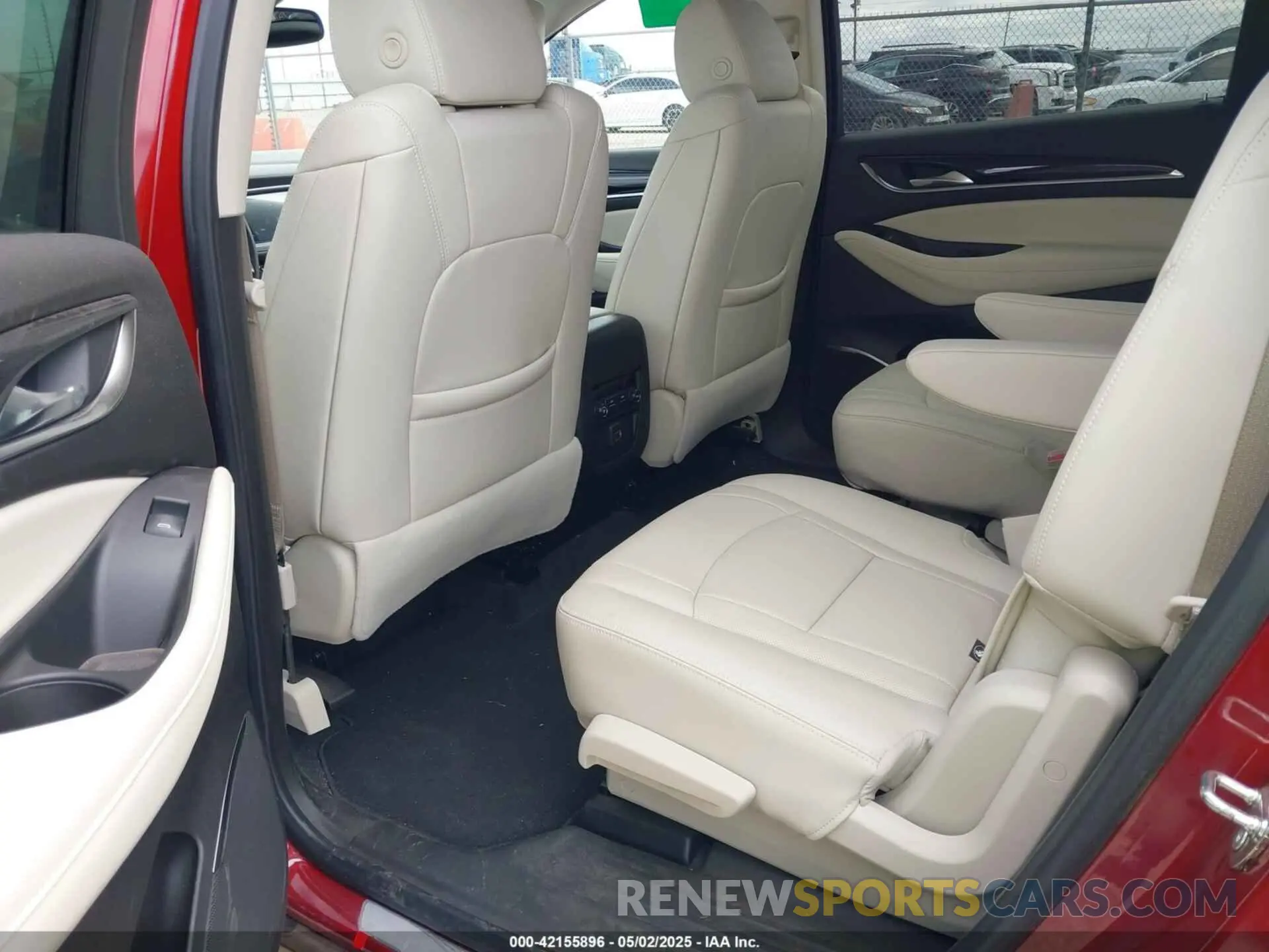 8 Photograph of a damaged car 5GAERBKW5NJ126429 BUICK ENCLAVE 2022