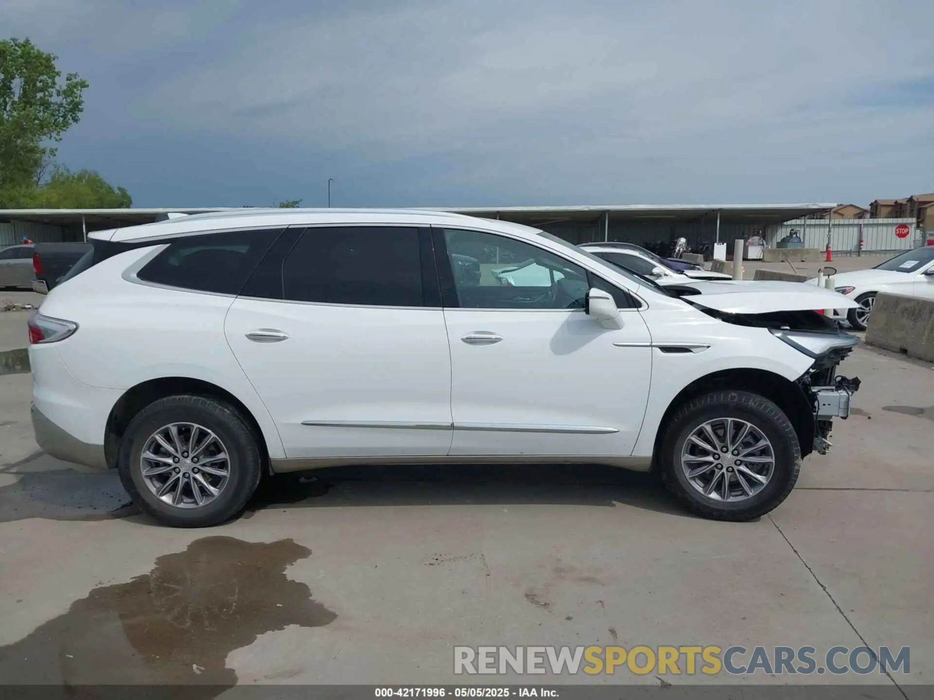 13 Photograph of a damaged car 5GAERBKW6NJ113463 BUICK ENCLAVE 2022