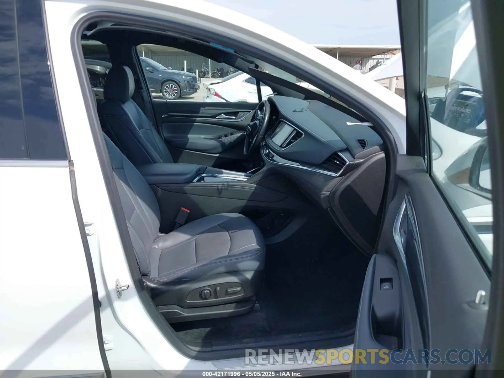 5 Photograph of a damaged car 5GAERBKW6NJ113463 BUICK ENCLAVE 2022