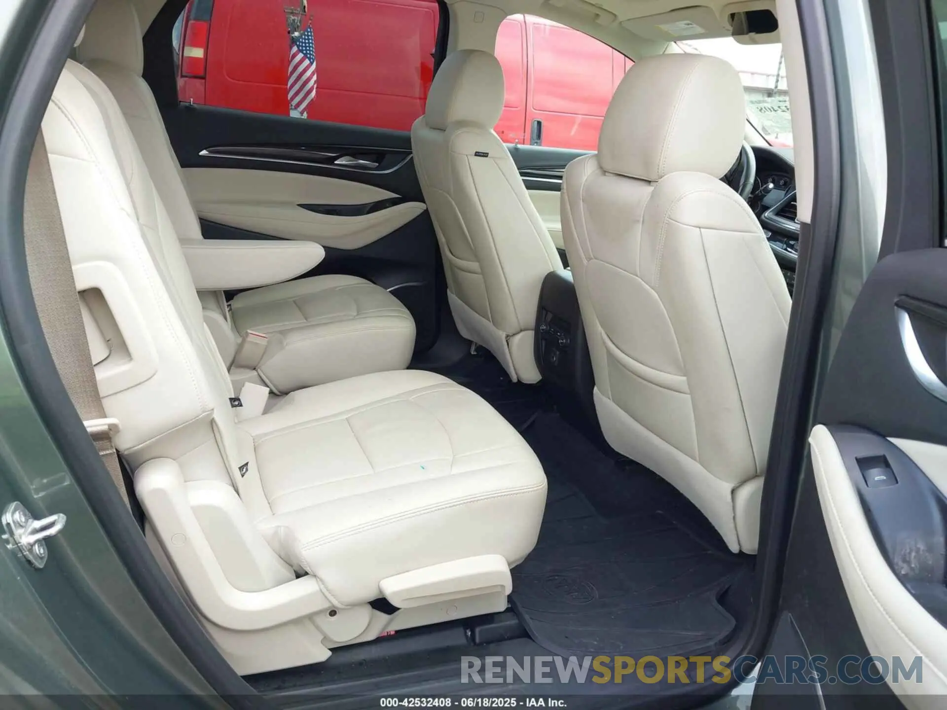 8 Photograph of a damaged car 5GAERBKW7NJ160579 BUICK ENCLAVE 2022